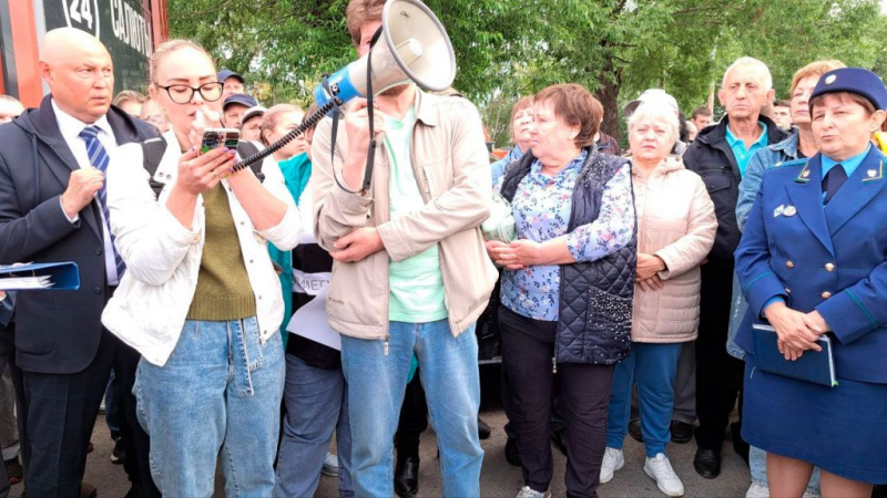 Новости политики сегодня: Текслер не пришел: тонущие жители Челябинска не дождались губернатора и решили обратиться к президенту